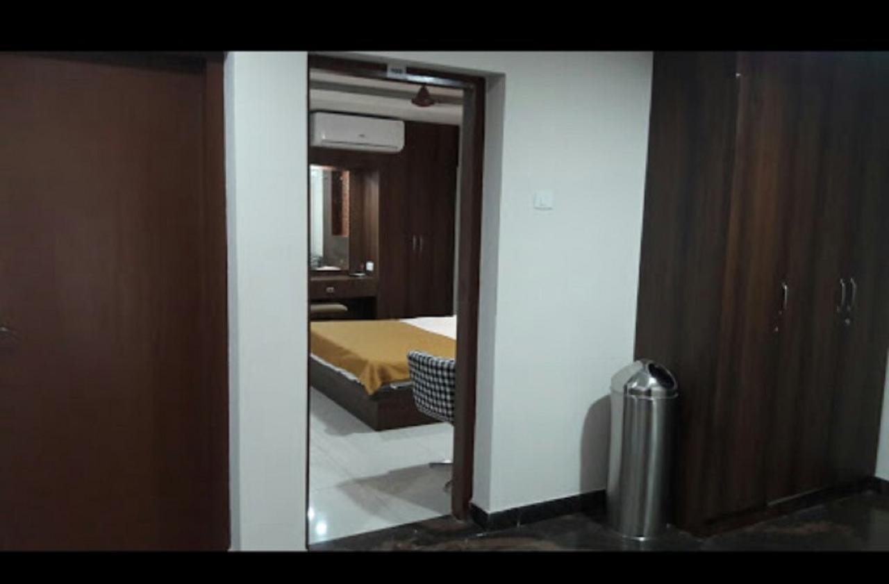 Hotel Gowri Sankar Ambāsamudram Eksteriør billede