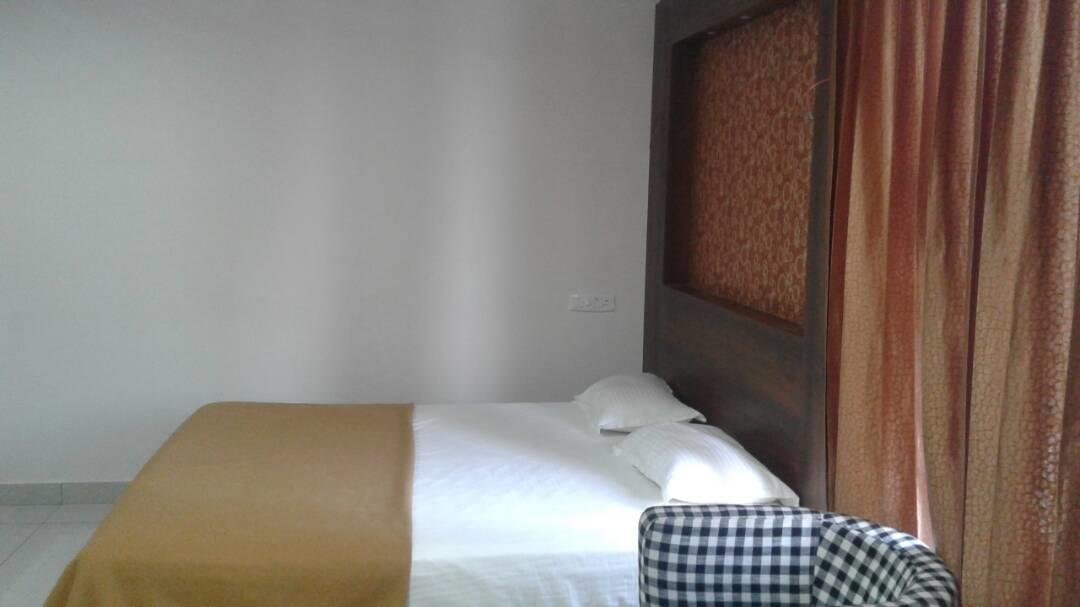 Hotel Gowri Sankar Ambāsamudram Eksteriør billede