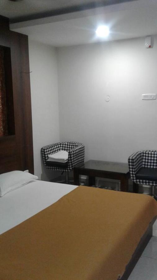 Hotel Gowri Sankar Ambāsamudram Eksteriør billede
