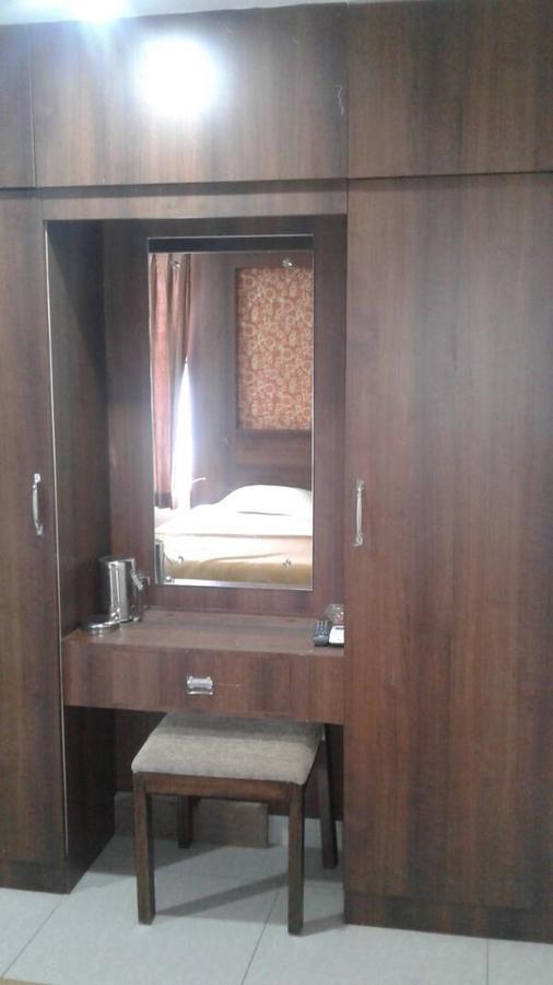 Hotel Gowri Sankar Ambāsamudram Eksteriør billede