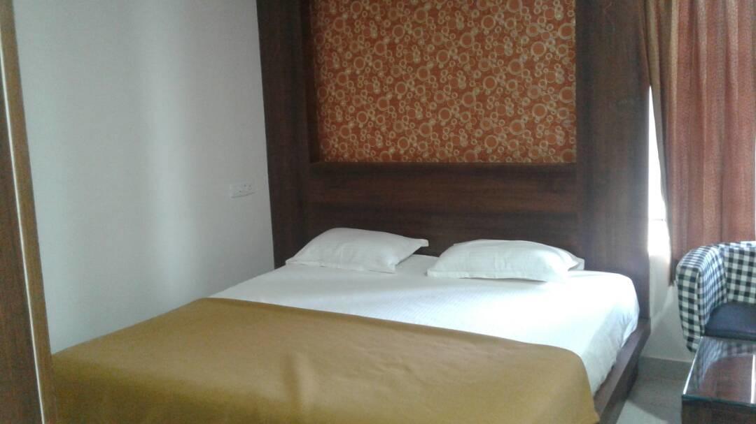 Hotel Gowri Sankar Ambāsamudram Eksteriør billede